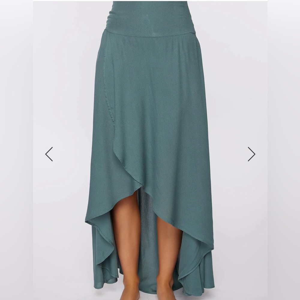 Brand new - beachy wrap skirt - size M